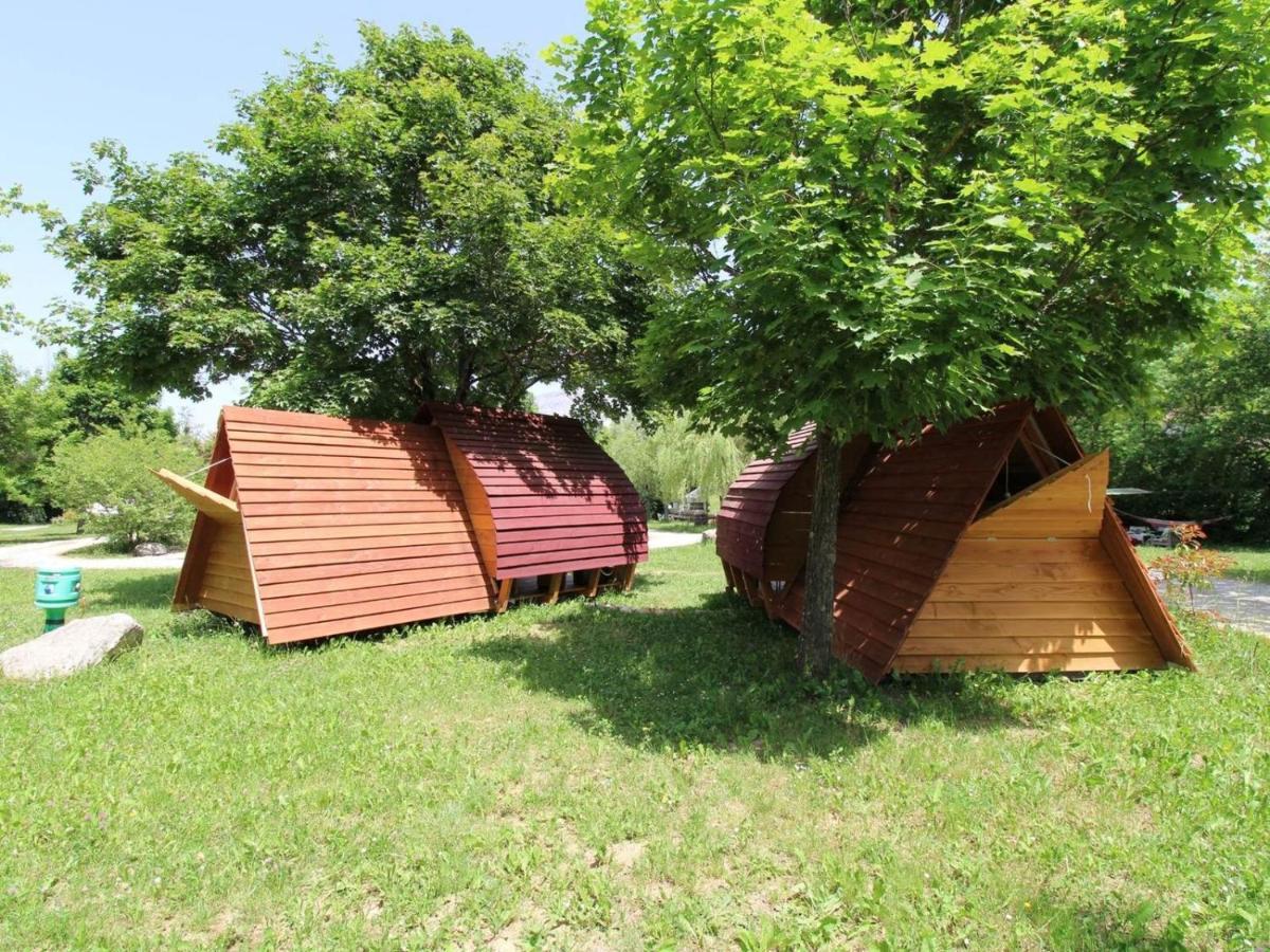 Habitat Createur - Hebergements Insolites Au Camping Municipal "Les Ecureuils" Recoubeau-Jansac Extérieur photo