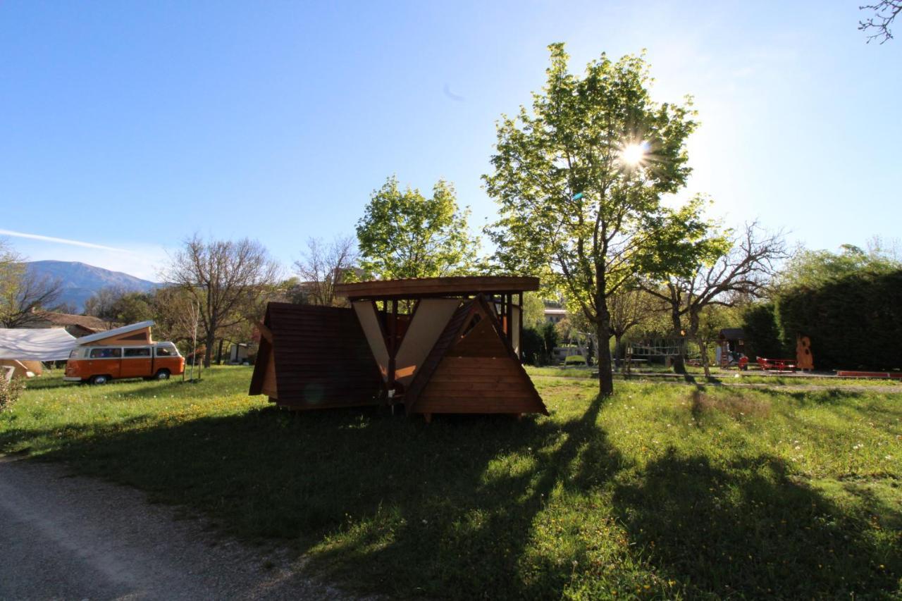 Habitat Createur - Hebergements Insolites Au Camping Municipal "Les Ecureuils" Recoubeau-Jansac Extérieur photo