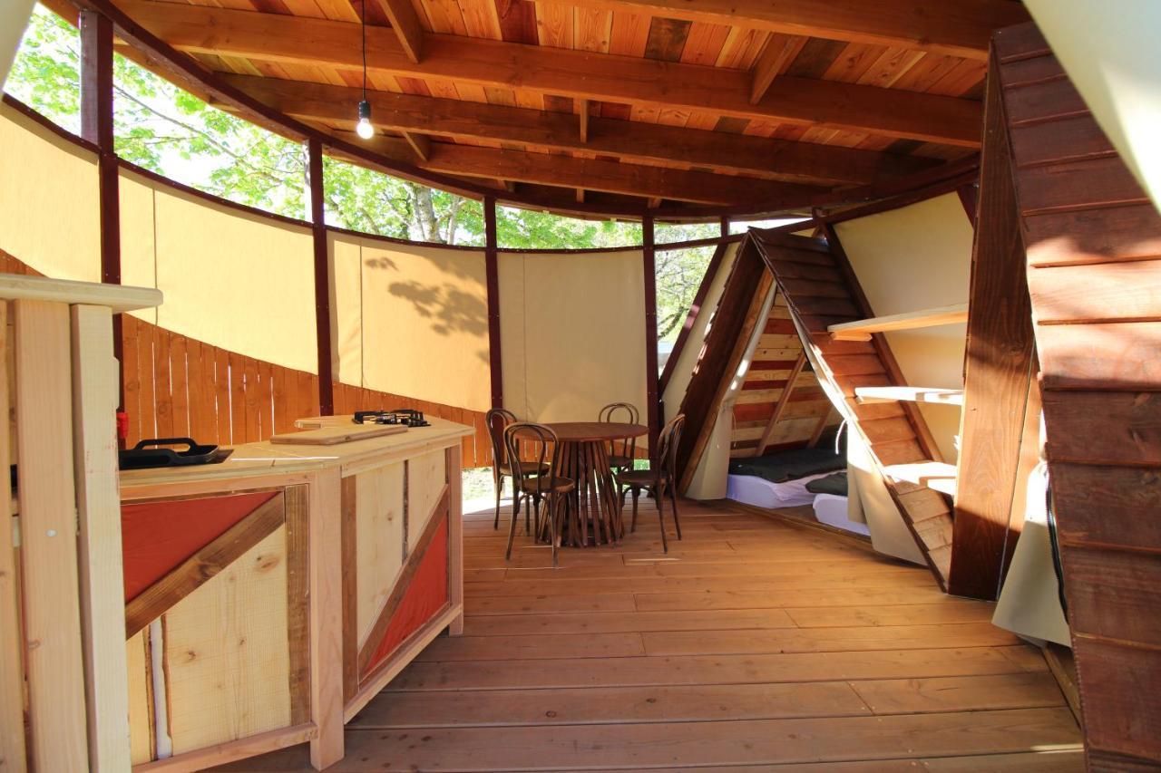 Habitat Createur - Hebergements Insolites Au Camping Municipal "Les Ecureuils" Recoubeau-Jansac Extérieur photo