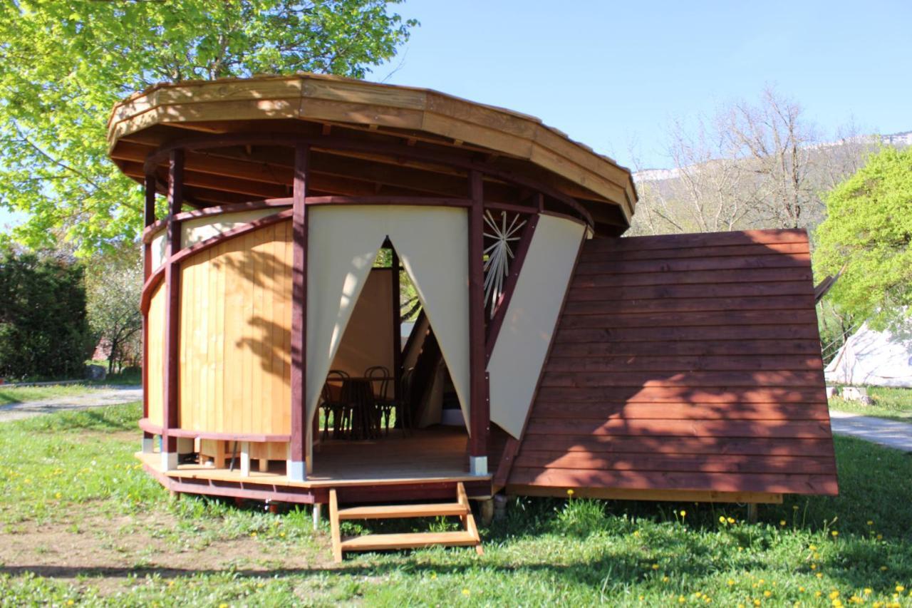 Habitat Createur - Hebergements Insolites Au Camping Municipal "Les Ecureuils" Recoubeau-Jansac Extérieur photo