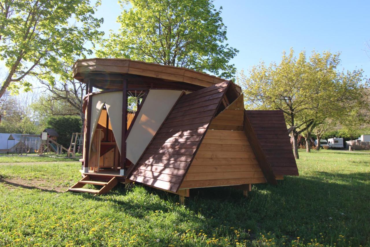Habitat Createur - Hebergements Insolites Au Camping Municipal "Les Ecureuils" Recoubeau-Jansac Extérieur photo